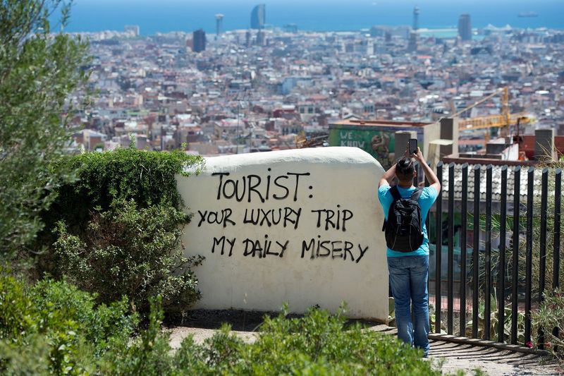 Orașul unde localnicii aruncă cu ouă în turiști