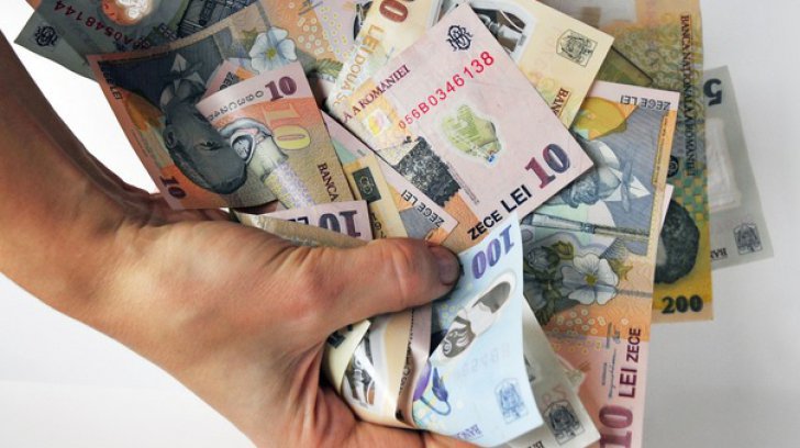 Suma REVOLTĂTOARE plătită de o primărie din România pentru achiziția a 20 de pixuri
