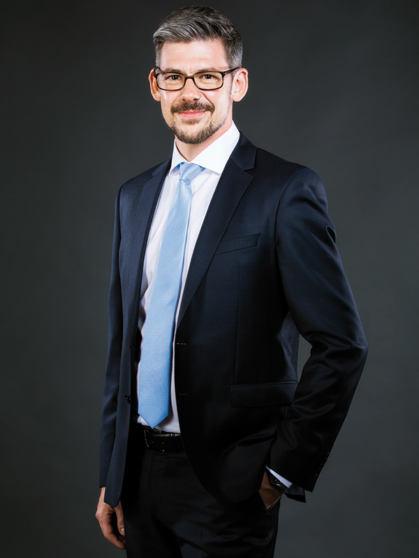 Tânărul manager care conduce departamentul financiar al Asirom