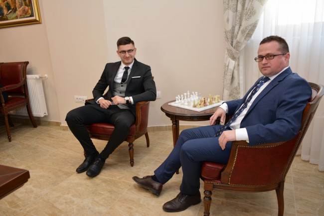 Interviu cu tânărul avocat George Berche: „Munca, singura cale spre succes”