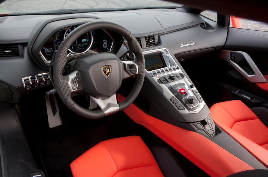 Cum arată și cât costă smartphone-ul Lamborghini - FOTO