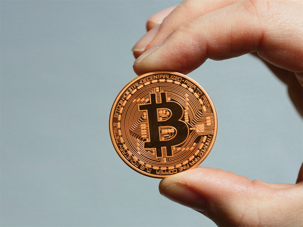 RECORD istoric | Valoarea Bitcoin a trecut pentru prima dată pragul de 4.000 de dolari