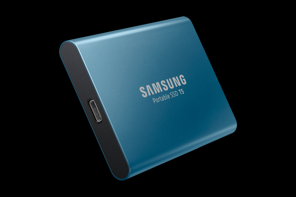 Samsung lansează un hard disk SSD mai mic decât o carte de vizită și de aproape 5 ori mai rapid decât hard disk-urile externe