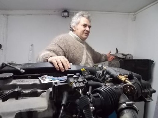 MADE ÎN ROMÂNIA - Mașina care merge 5000 de km cu 2 litri de apă