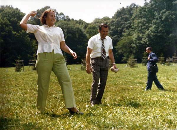 Imaginile din Arhivele Naționale pe care Ion Iliescu le-ar fi vrut uitate. Cum a fost surprins în urmă cu 40 de ani în timpul unei vacanțe a soților Ceaușescu