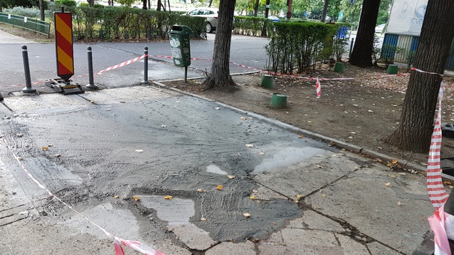 Cum se lucrează într-o „Capitală Europeană Smart”: Un bulevard considerat a fi monument istoric este distrus sistematic, iar mozaicul este înlocuit de beton turnat în bătaie de joc