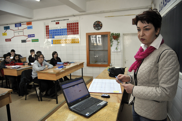 67% dintre elevi primesc note în catalog fără ca ei să fie informați. Ce probleme au mai fost reclamate