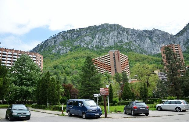 Stațiunea din Banat care renaște din propria cenușă
