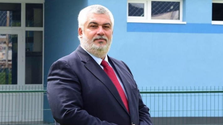Deputatul PSD care îndemna elevii să "nu fumeze în budă" transmite că mesajul său a fost înțeles greșit