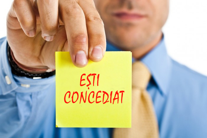 Fix cu o zi înainte să facă un an, un angajat a fost dat afară. Motivul concedierii s-ar putea ascunde și în contractul tău