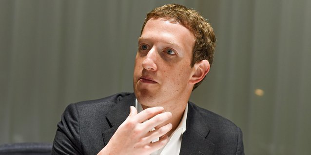 Previziunea SUMBRĂ a fondatorului Facebook: Smartphone-ul este pe cale de DISPARIȚIE