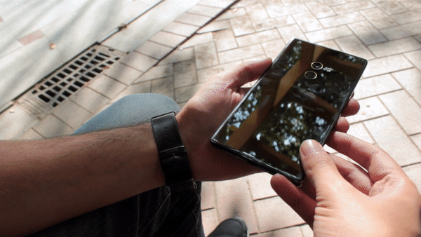 Gadget Review: Probabil cel mai frumos telefon creat vreodată - VIDEOREVIEW