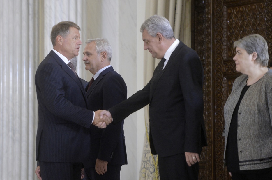 VIZITA SURPRIZĂ pe care premierul Tudose a făcut-o înainte de CONFRUNTAREA DIRECTĂ cu Liviu Dragnea. Cu cine a făcut planul care răstoarnă raportul de putere în PSD