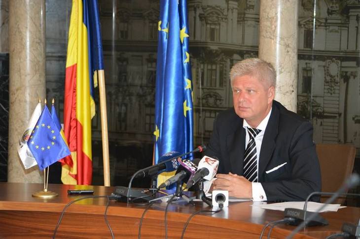 Trei milioane de euro pentru revista Primăriei sectorului 1. Cum trebuie să scrie ziariștii