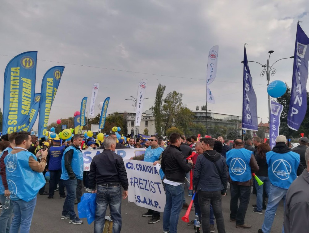 Miting uriaș în Capitala României! Salariile bugetarilor vor scădea dramatic de la 1 ianuarie chiar dacă Guvernul spune că vor crește!