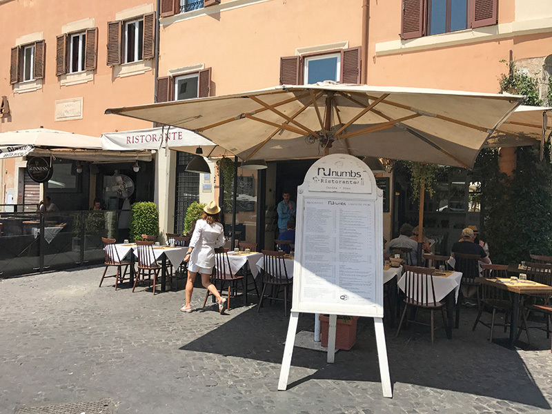 Restaurantul din Roma unde se poate plăti în lei