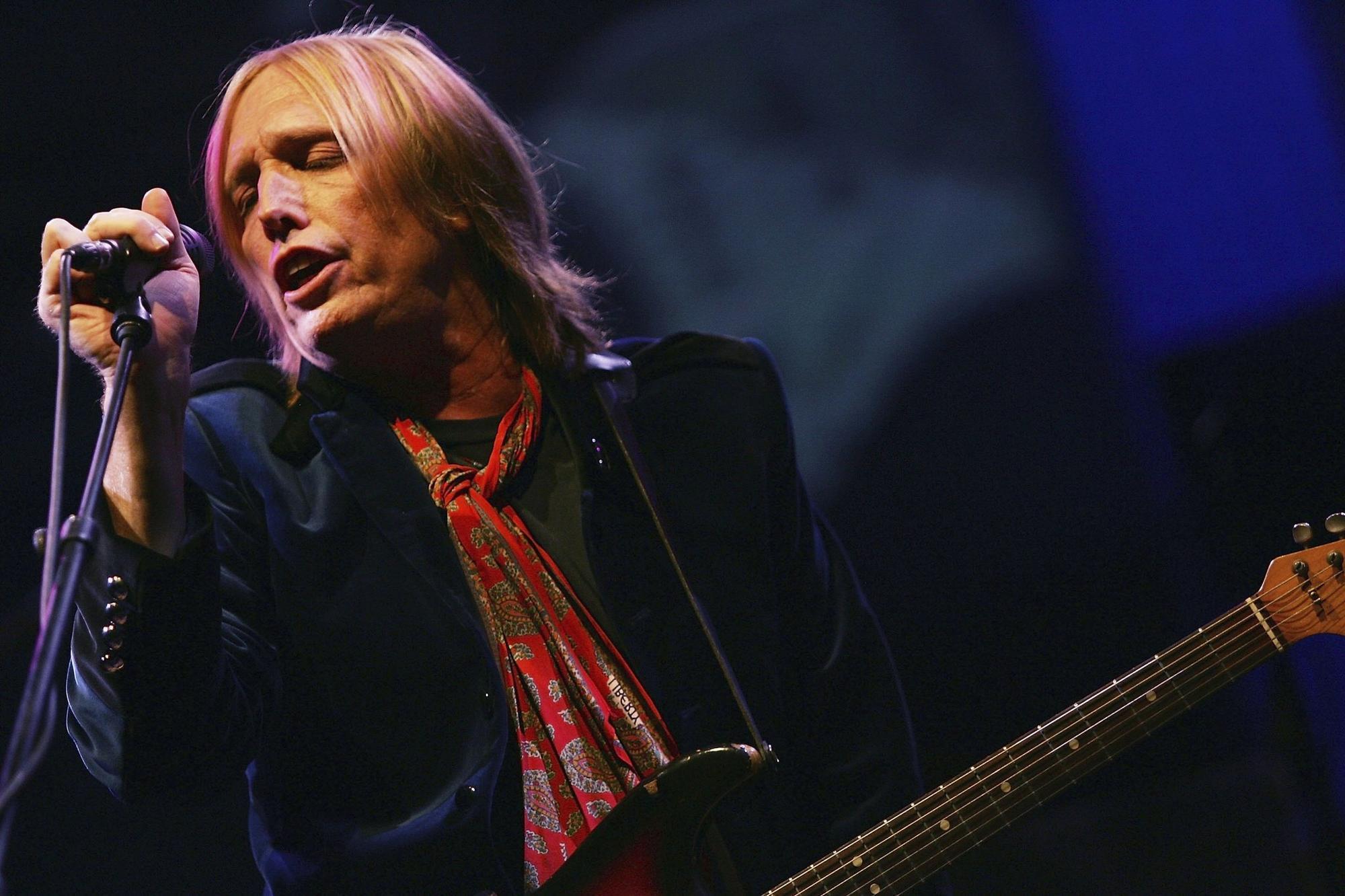 Rockstarul Tom Petty a murit. Muzicianul a fost găsit inconștient în casa sa