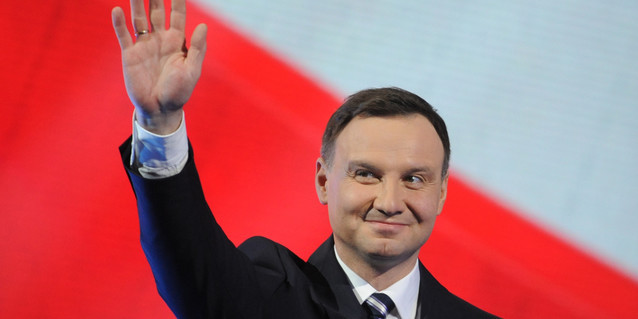 Lovitură pentru democrație: Conducerea Poloniei încearcă să instaureze autoritarismul