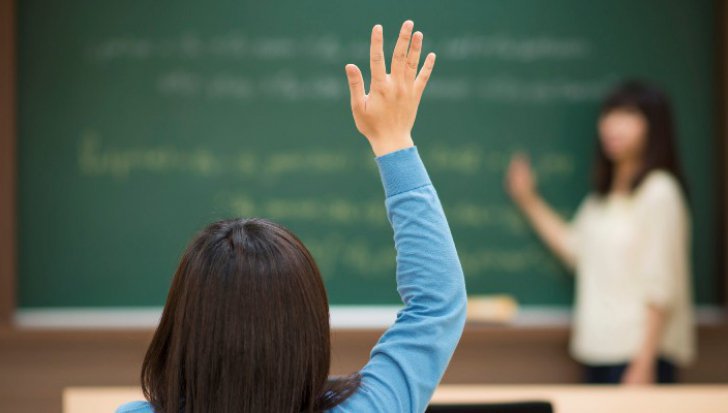 Disciplina care ar putea DISPĂREA din programa școlară, deși se dă și la BACALAUREAT