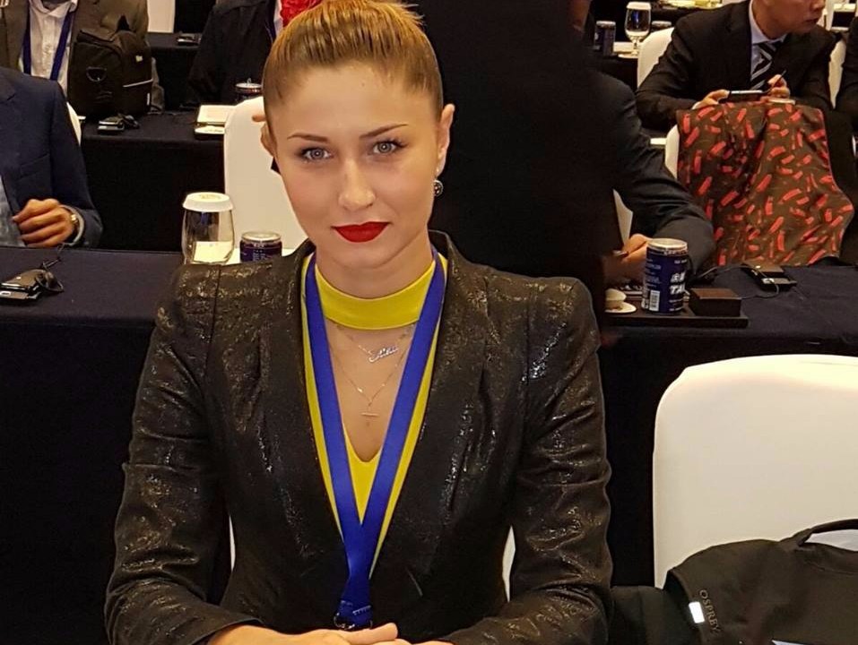 „Jur că deja mă părăsește diplomația. Păi voi chiar ne credeți pe toți tâmpiți?”, cea mai tânără femeie primar din România către Guvern