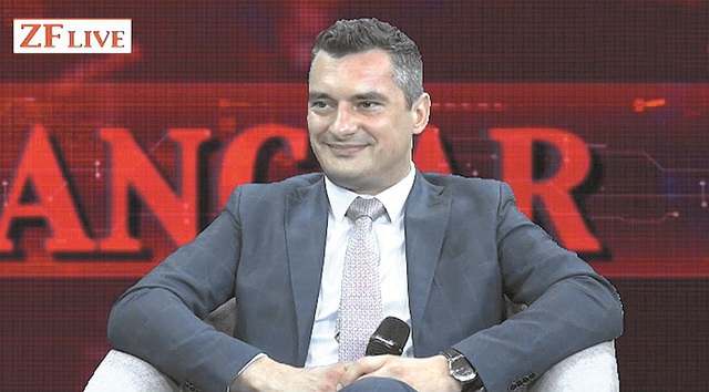 Unu din zece angajatori spune că va menține salariile nete, dar nu prin creșterea brutului, ci prin alte beneficii. ”Este foarte multă incertitudine după modificările fiscale”
