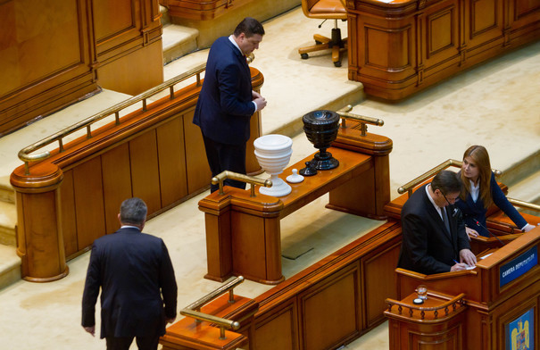 Opoziția vrea să oprească Revoluția fiscală. PNL pregătește o moțiune de cenzură și cere implicarea Avocatului Poporului