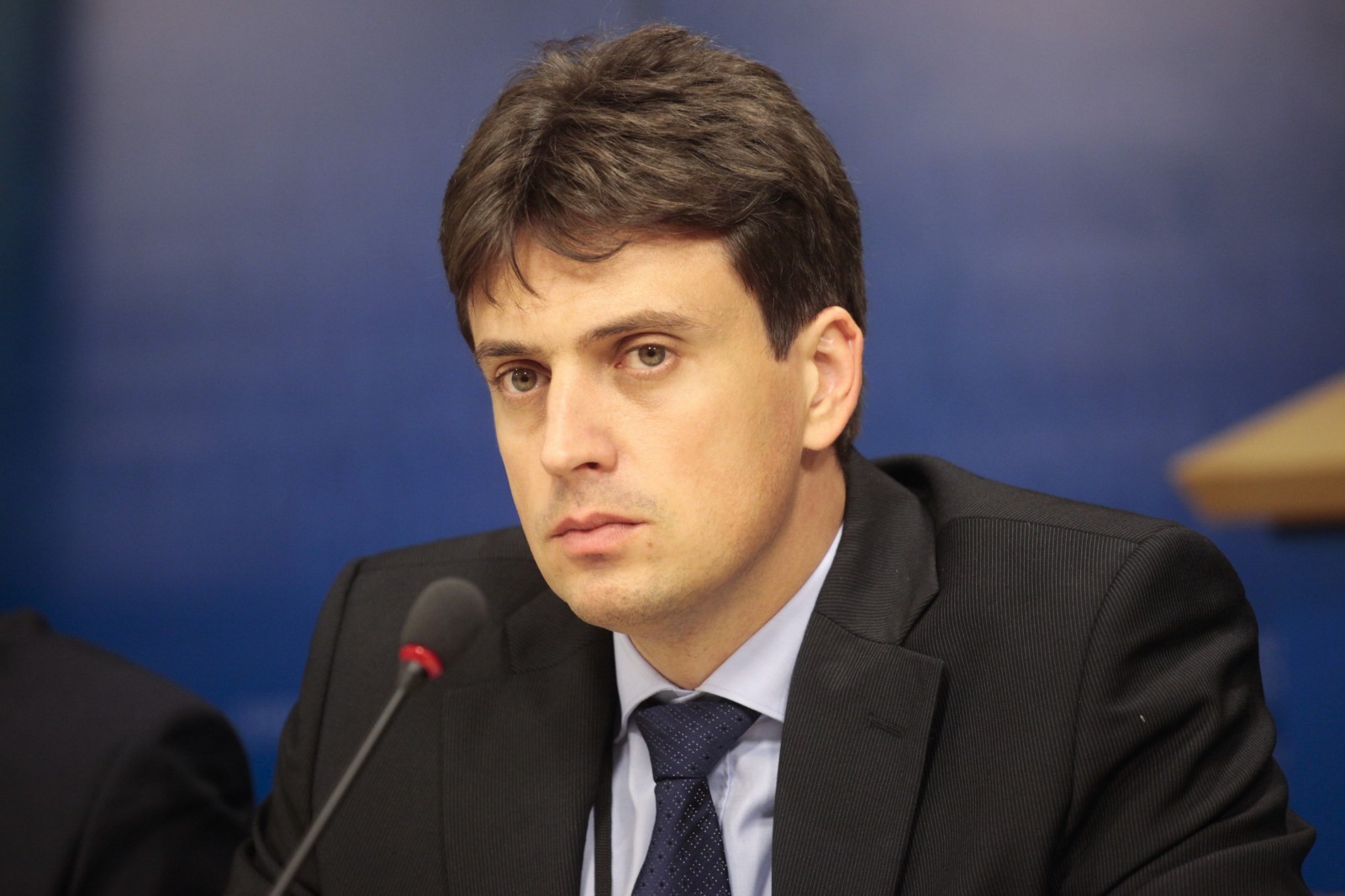Avem cei mai bogați politicieni, la cea mai săracă populație