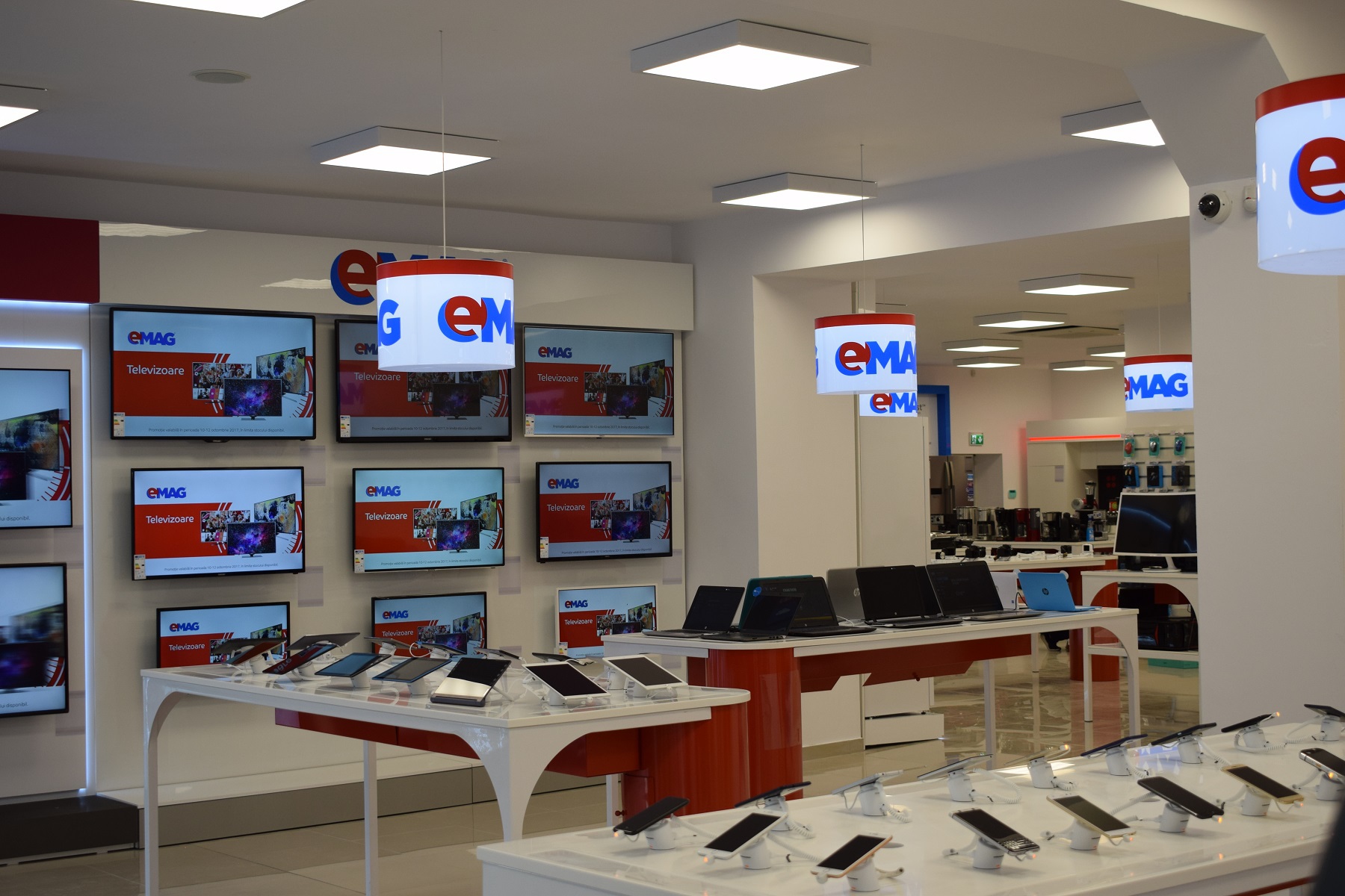 Black Friday 2017: eMAG a vândut peste 700.000 de produse, în valoare de 248 de milioane de lei până la ora 14:00