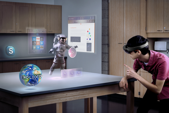 Computerul holografic, Microsoft HoloLens, va fi disponibil și pe piața din Europa