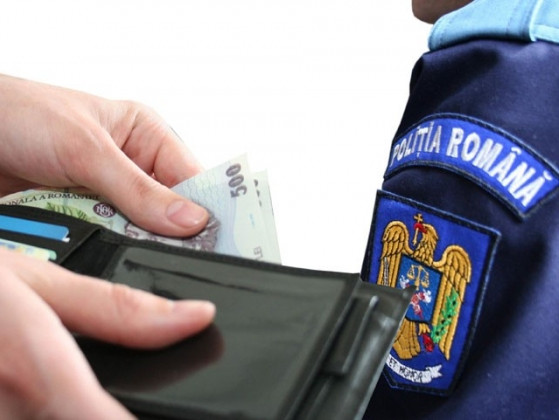 Agenți ai poliției rutiere din Teleorman, anchetați pentru luare de mită