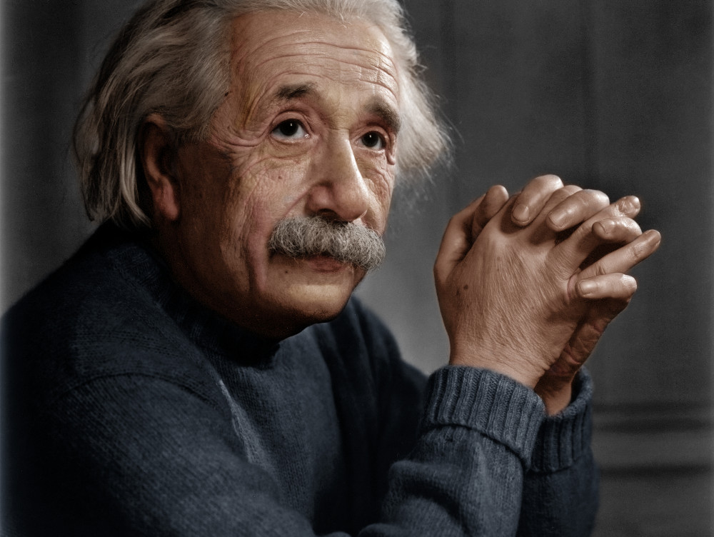 Ghicitoarea scrisă de Albert Einstein, pe vremea când era copil. Se spune că doar 2% dintre oameni o pot rezolva