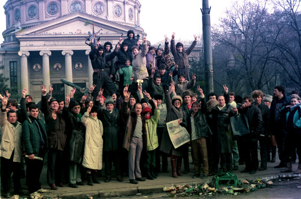 Unul dintre medicii care au salvat vieți la Revoluție: ''Gărzile patriotice căutau teroriști printre răniți. 'Aaa, are unghiile tăiate. Păi cine poate să aibă unghiile tăiate? Un terorist'