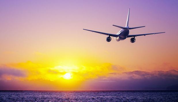Prima companie aeriană care acceptă plăți în bitcoin și ethereum: Un abonament global nelimitat costă 7,3 bitcoin