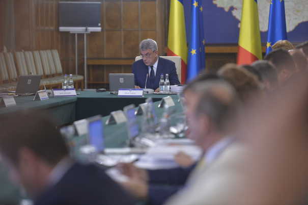 Guvernul amână unele măsuri fiscale până la 1 iulie 2018