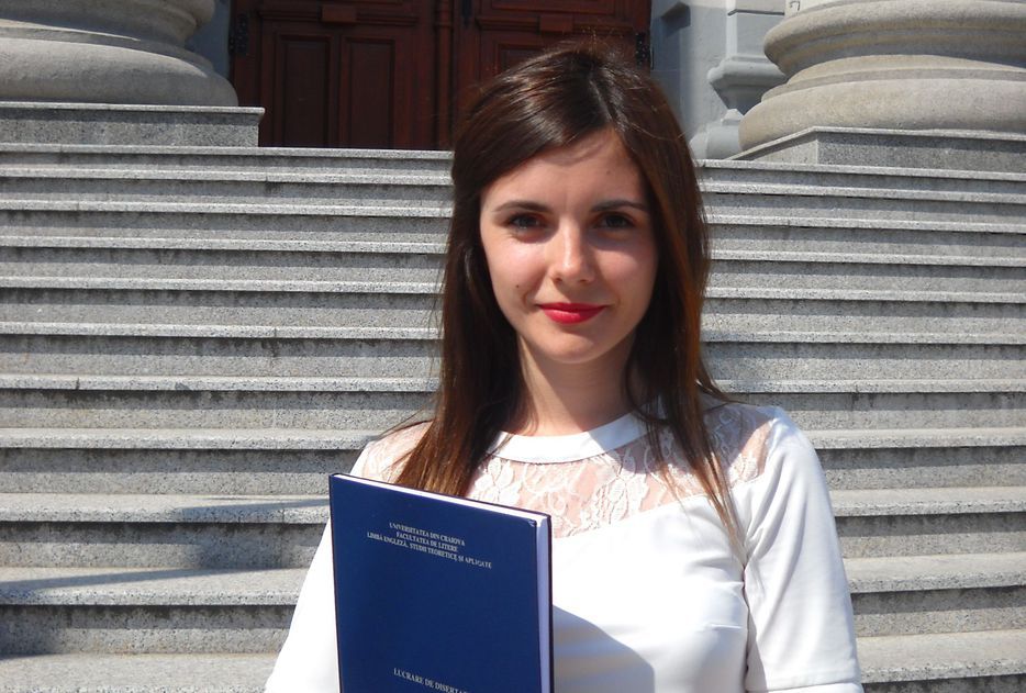 România de dincolo de Dunăre. Ea este Una Vasiljevic, profesoara care-i învață limba română pe copiii din Valea Timocului
