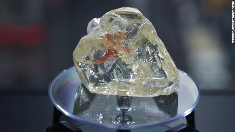 Povestea diamantului enorm, de 709 carate, excavat în Sierra Leone