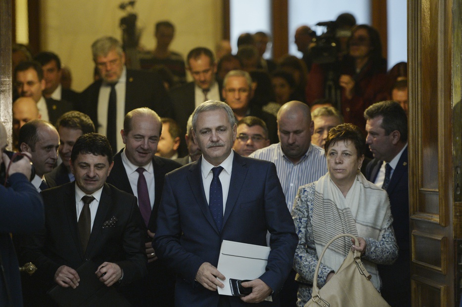 PSD își alege azi un nou premier. Cine sunt favoriții. Dragnea: „Stăm la CEx până iese fumul alb pe coș”