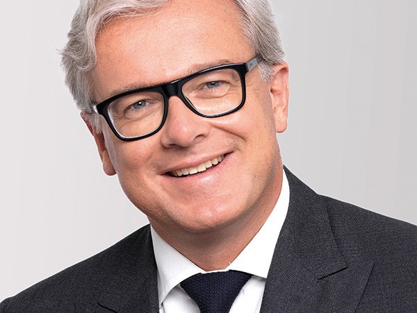 Cine este Bertrand Dumazy, executivul care conduce afacerile liderului local al pieței de tichete de masă