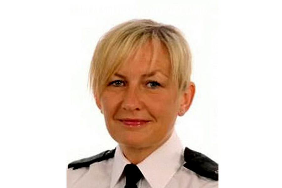 Polițistă concediată după mesajul despre două românce: ”Gunoaie nenorocite! Să vină Brexit-ul!”