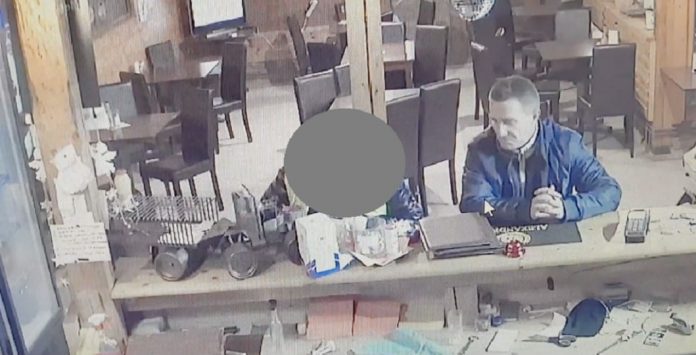 Tupeu nemărginit! Ce a făcut un hoț după ce a furat toate încasările dintr-un restaurant