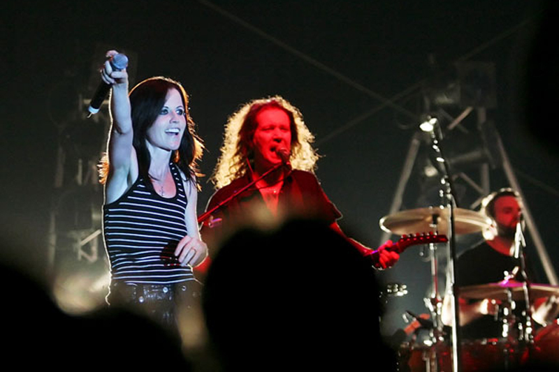 Solista trupei The Cranberries, Dolores O'Riordan, a murit luni, la doar 46 de ani.
