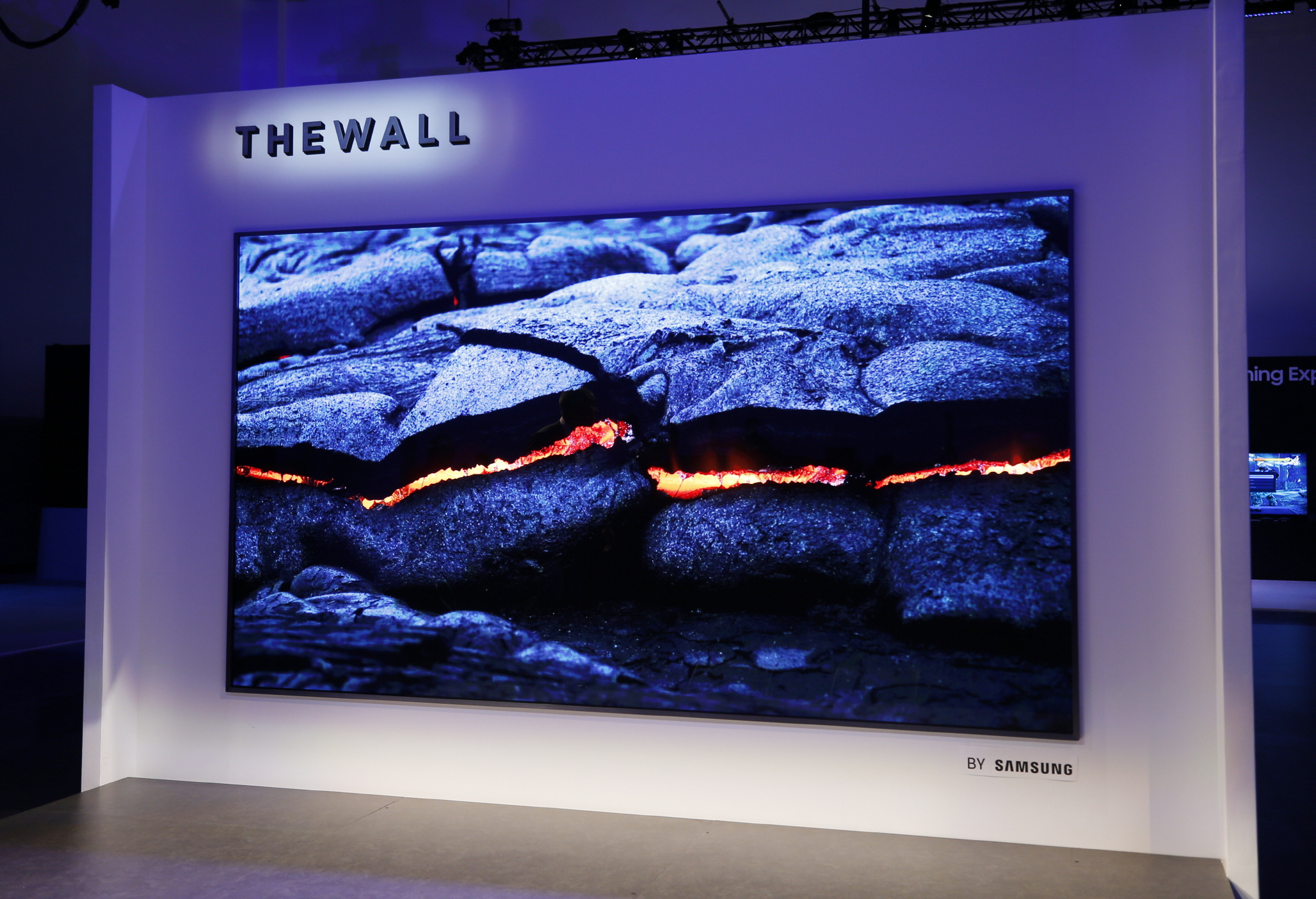 CES 2018: Samsung a lansat "The Wall", primul televizor modular MicroLED din lume, cu diagonala de 146 inci