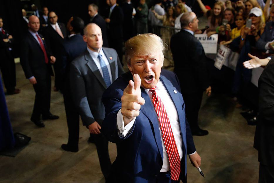 Primii 200.000 de imigranți cărora administrația Trump le cere să părăsească SUA. Care e opțiunea numărul 2