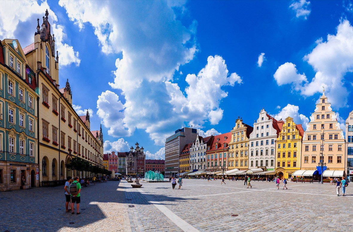 Cum arată orașul care a fost aleas cea mai bună destinație turistică din Europa - GALERIE FOTO