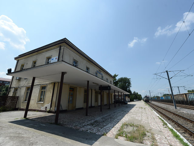 Un dezastru urban în capitala României: Gările Otopeni, Tunari și Pipera stau închise, în timp ce corporatiștii pierd ore întregi în trafic