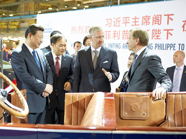 Investitorul chinez care a plecat de la sat pentru a-și construi un imperiu auto mondial a devenit un erou în China