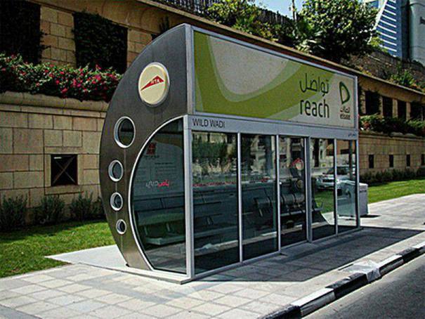 100.000 de euro, în bugetul uneia dintre cele mai bogate comune din țară, pentru stații de autobuz ca în Dubai: "Unicat în România!"