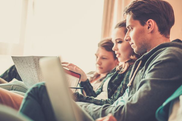 GRAUR cere Ministerului Educației închiderea mai multor direcții de studii în limbi străine, considerate inutile: Sunt înființate fără discernământ și funcționeză cu studenți români