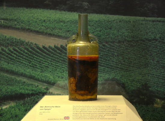 Cea mai veche sticlă nedesfăcută de vin, de pe vremea romanilor, ar putea fi încă băută