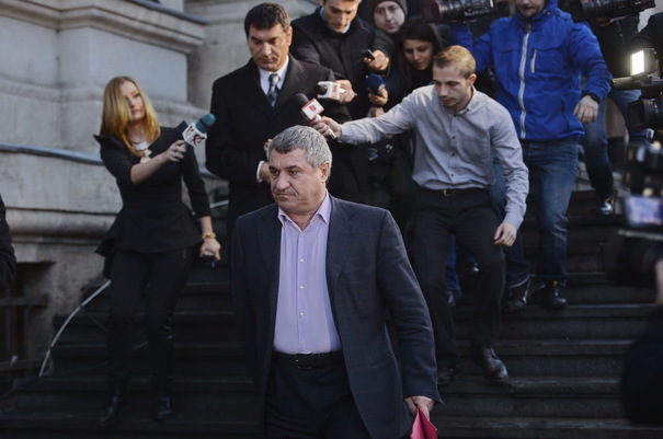 Frații Becali se întorc la închisoare, Cristian Borcea - achitat. Judecatorii au dat sentința definitivă în dosarul Transferurilor: Geanina Terceanu-7 ani de închisoare, Victor Becali -5 ani ș